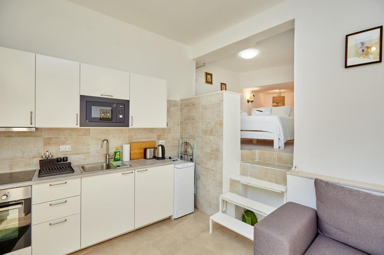 Ahava Buza Dubrovnik