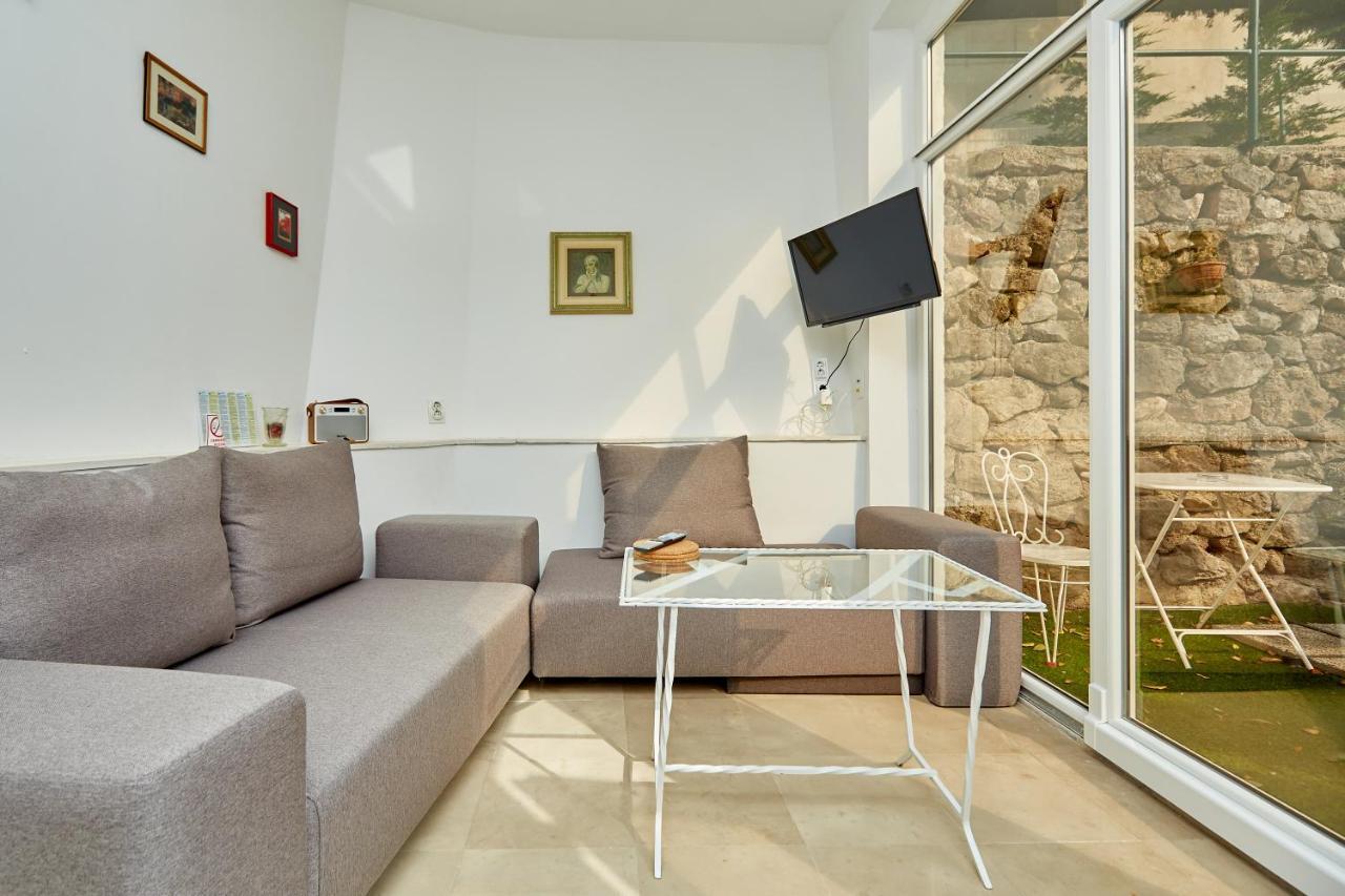 Apartment Ahava Buza *
